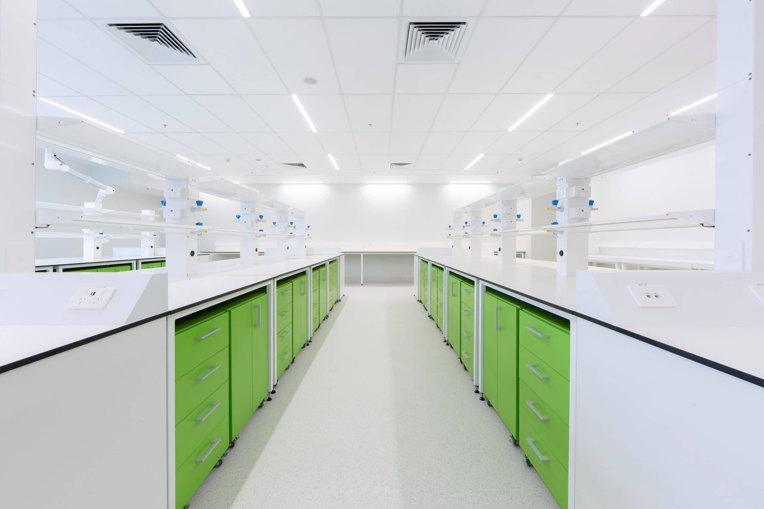 實驗室裝修中怎么選擇天花板材料