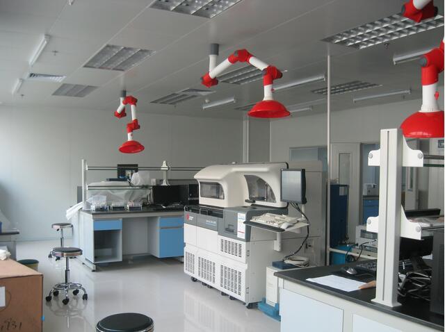 不止于潔凈！半導(dǎo)體實(shí)驗(yàn)室節(jié)能 30% 的氣流組織與系統(tǒng)設(shè)計(jì) 