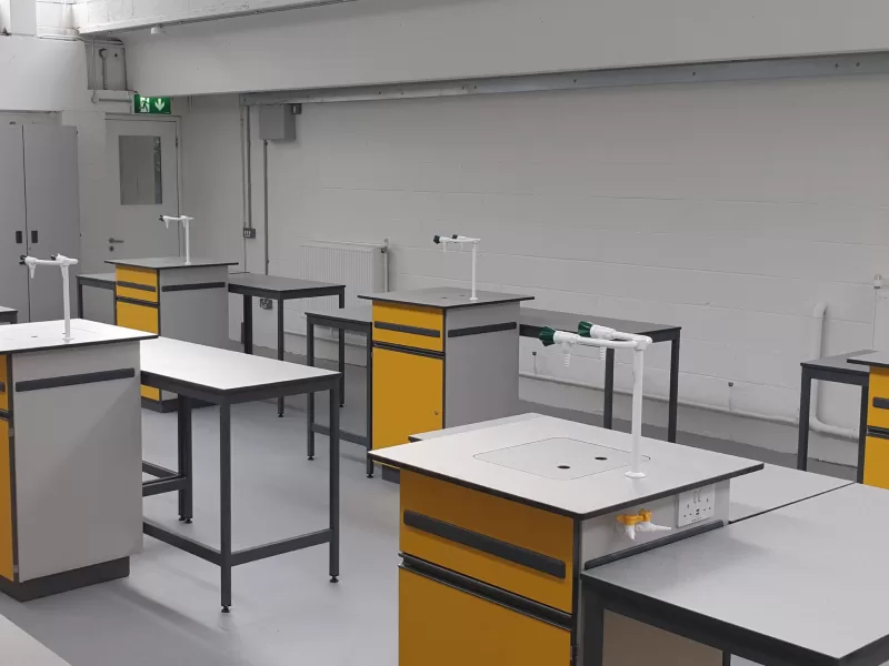 告別盲目裝修！實驗室設(shè)計的 4 大核心原則與落地技巧