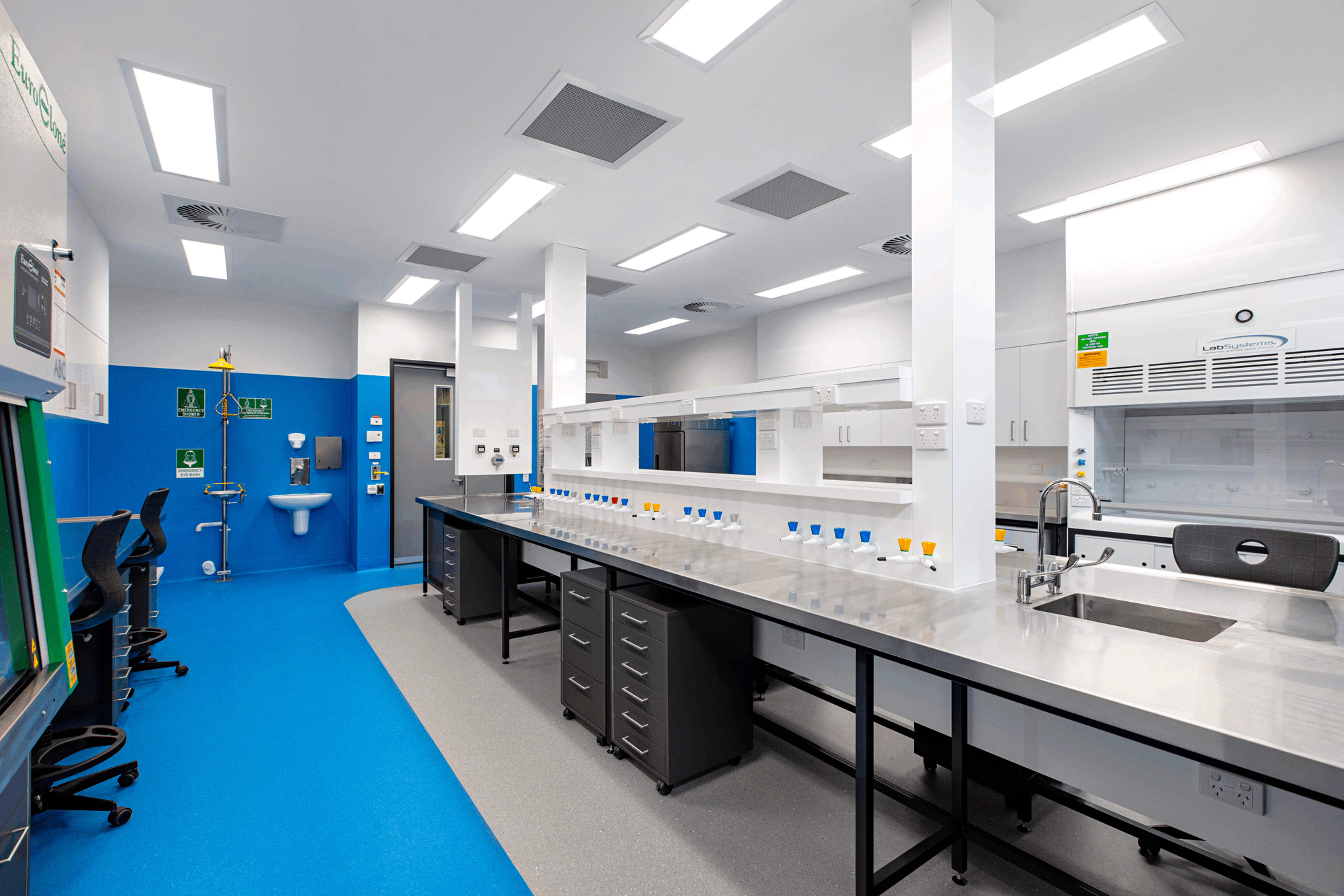 實驗室裝修施工中通風(fēng)系統(tǒng)材料選擇要點